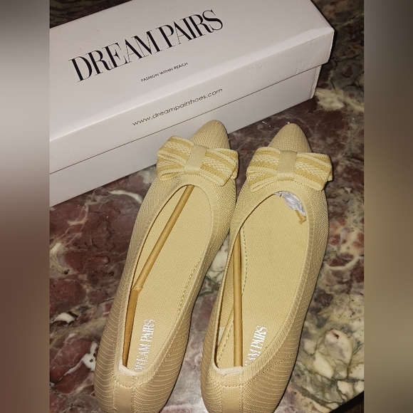 Cream flats size 9.5 - Picture 3 of 8